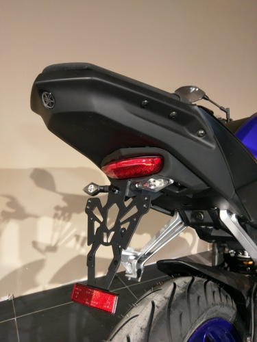 Support de plaque V PARTS noir Yamaha